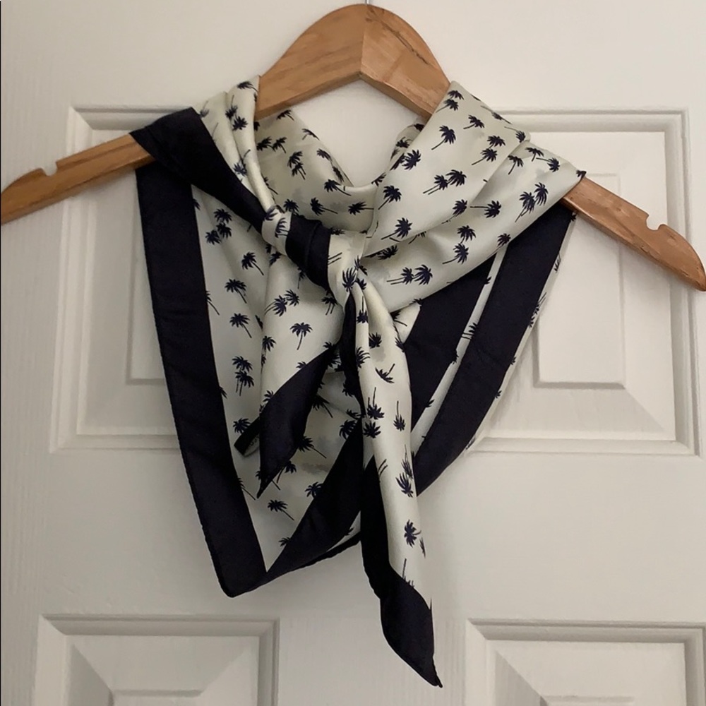 Ann Taylor scarf blue and beige